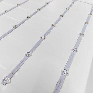 Den led chieu sang van phong showroom
