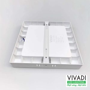 Den op hanh lang vuong 18W 2